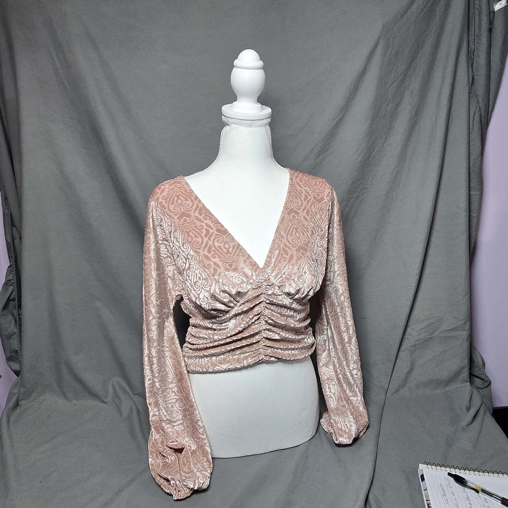 Self-E (by Self Esteem) Junior's Pink Velvet Floral Ruched Long Sleeve Crop Top